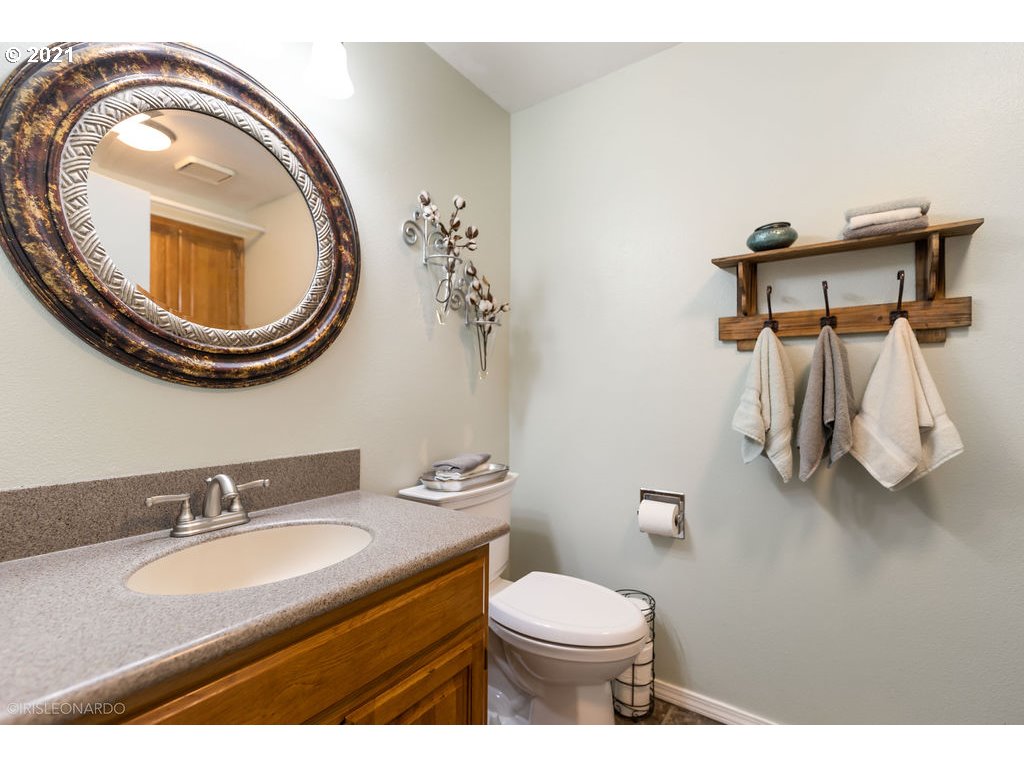7817 Southwest Raintree Drive Beaverton, OR 97008 - Photo 12 of 22 Gallery Image 12