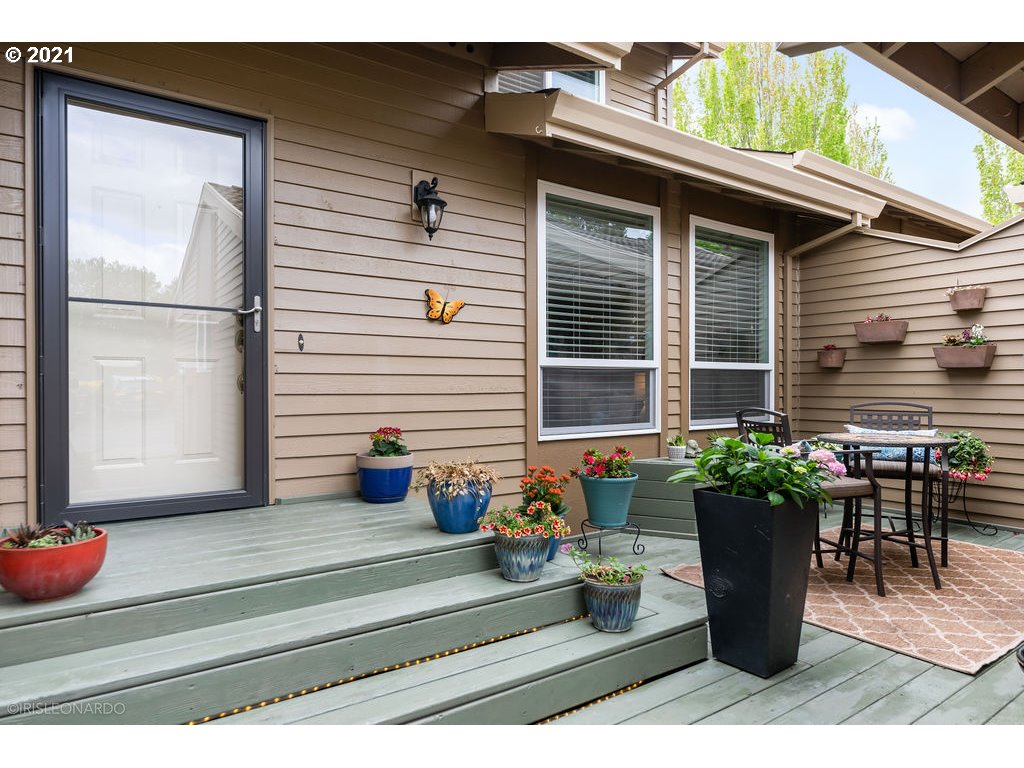7817 Southwest Raintree Drive Beaverton, OR 97008 - Photo 3 of 22 Gallery Image 3