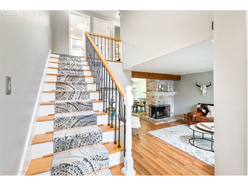 7817 Southwest Raintree Drive Beaverton, OR 97008 - Photo 5 of 22 Gallery Image 5