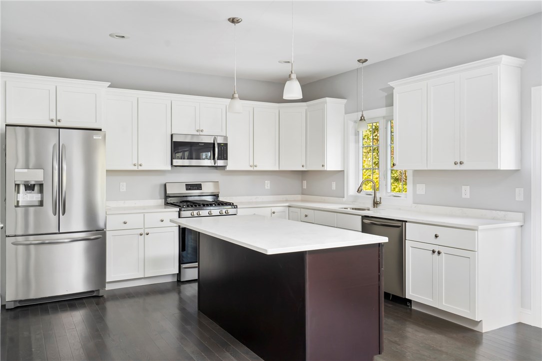 467 Old River Road Lincoln, RI 02838 - Photo 8 of 29 Gallery Image 8