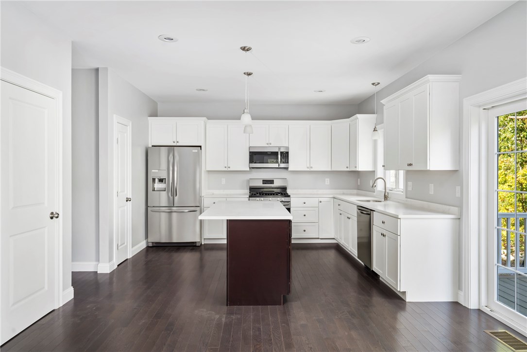 467 Old River Road Lincoln, RI 02838 - Photo 9 of 29 Gallery Image 9