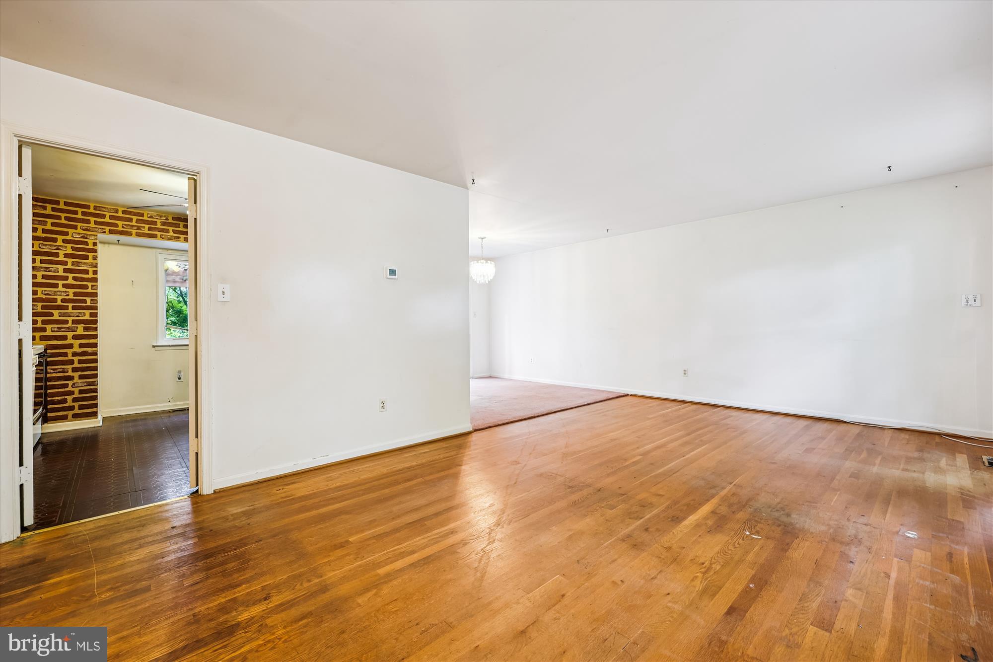 14921 Joshua Tree Road Gaithersburg, MD 20878 - Photo 3 of 30 Livingroom