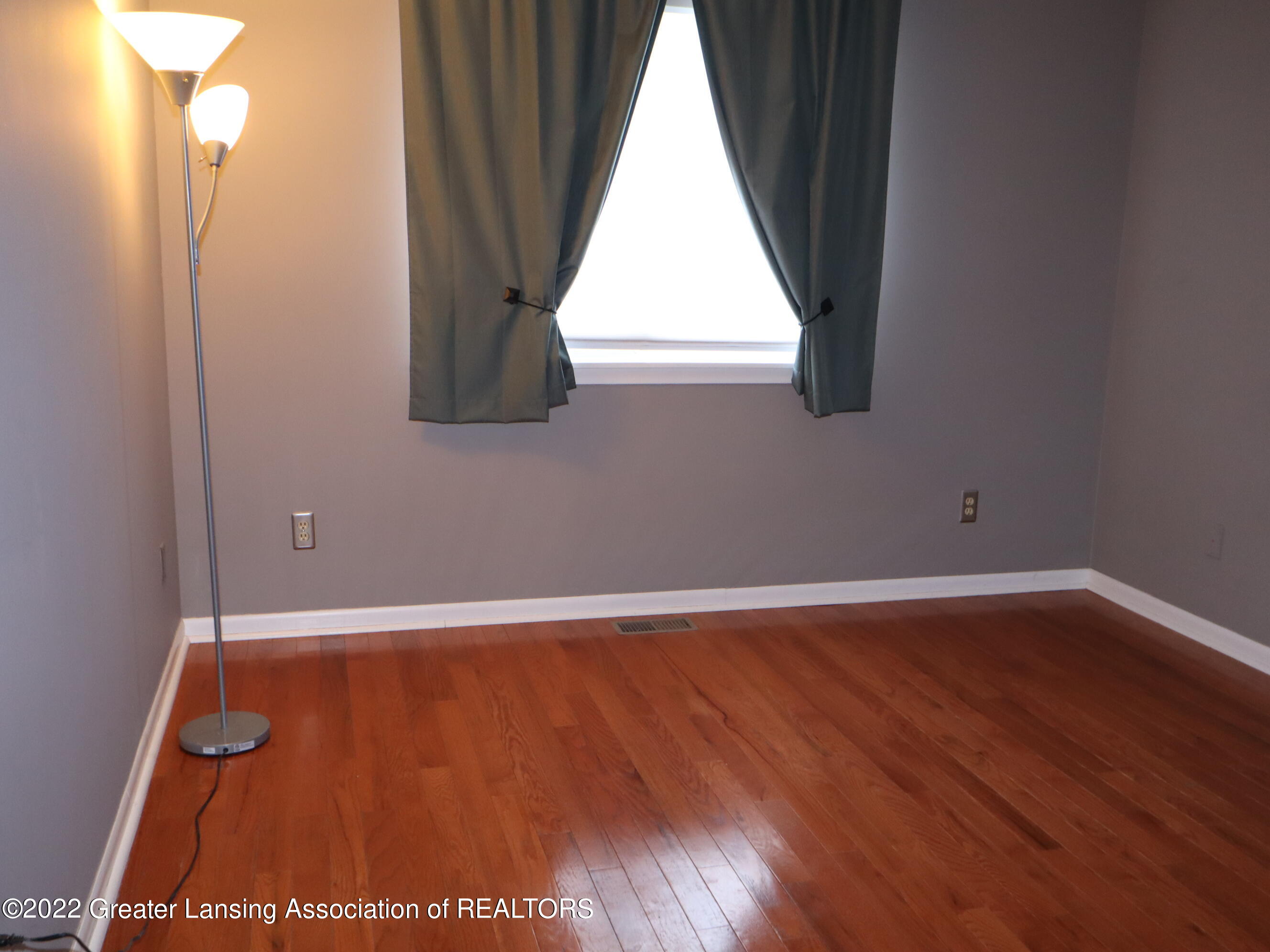 5896 Okemos Road Haslett, MI 48840 - Photo 19 of 47 IMG_0480