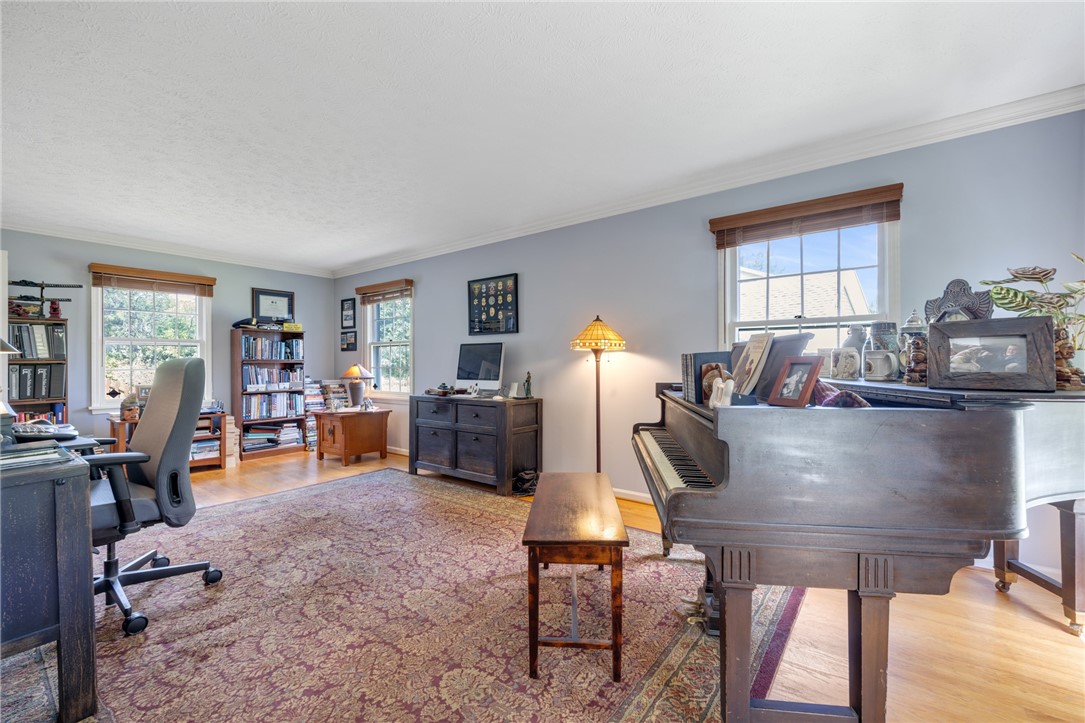 18 Wedmore Road Perinton, NY 14450 - Photo 17 of 48