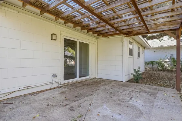 a view of a garage