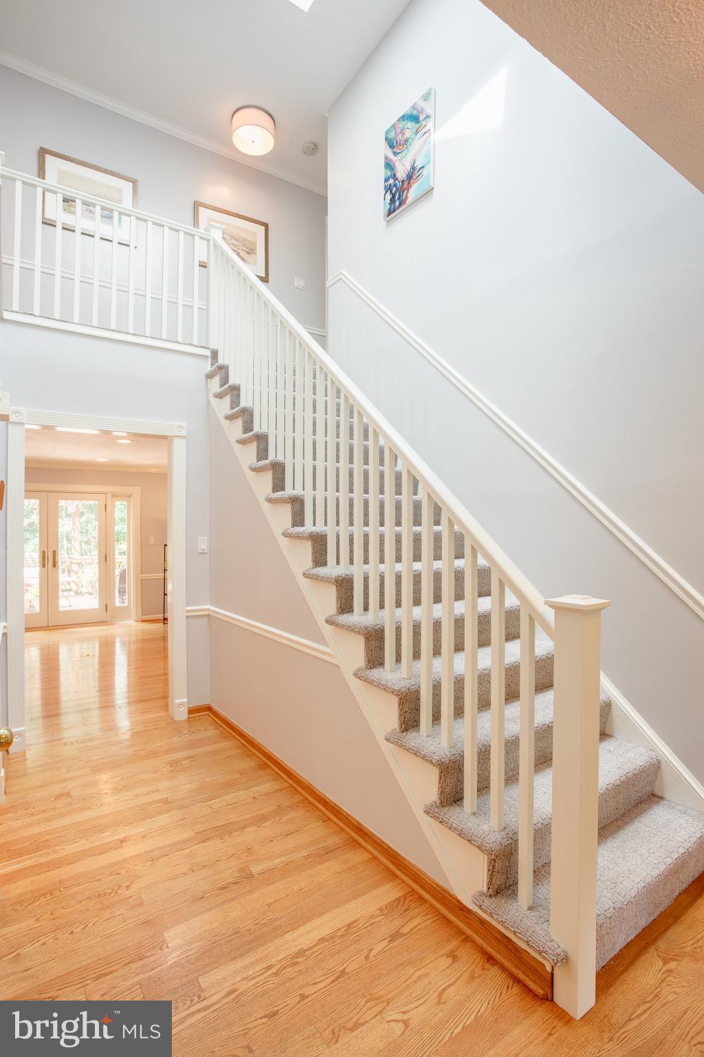 1960 Barton Hill Road Reston, VA 20191 - Photo 22 of 92 Foyer, New Banister and Rails on Staircase