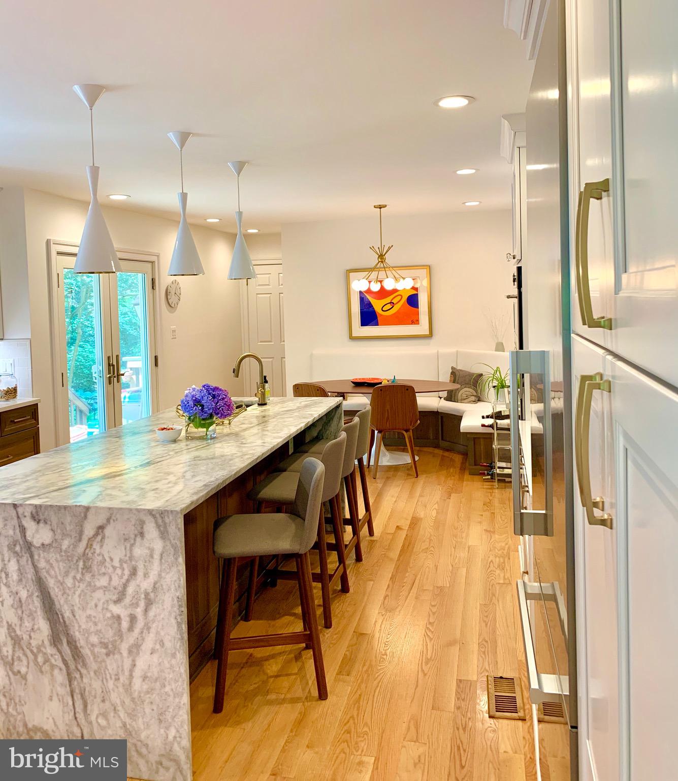 1960 Barton Hill Road Reston, VA 20191 - Photo 26 of 92 Large Island for Entertaining + Eat-in Space too