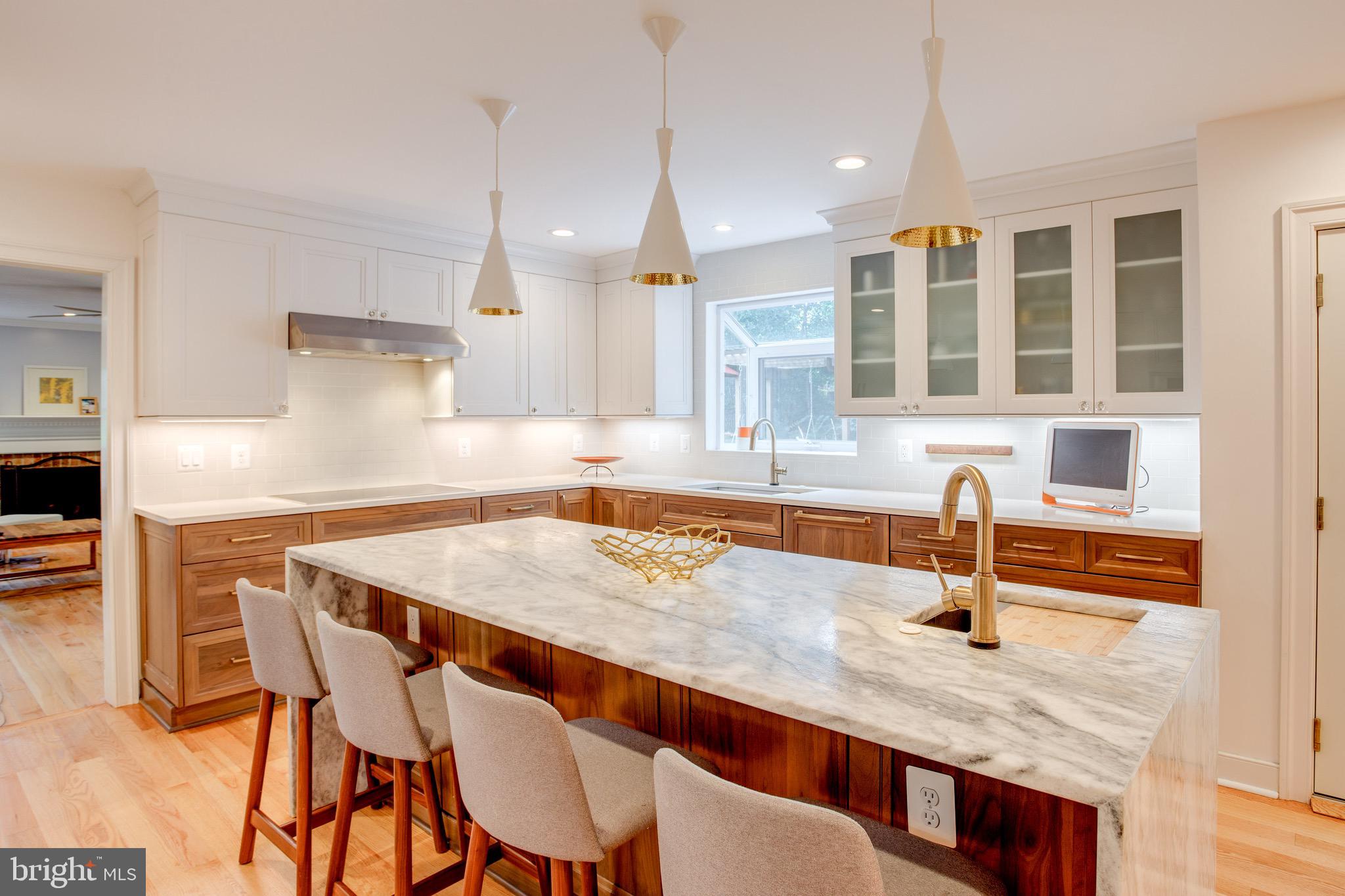 1960 Barton Hill Road Reston, VA 20191 - Photo 31 of 92 Suede Marble Waterfall TOM DIXON Lighting