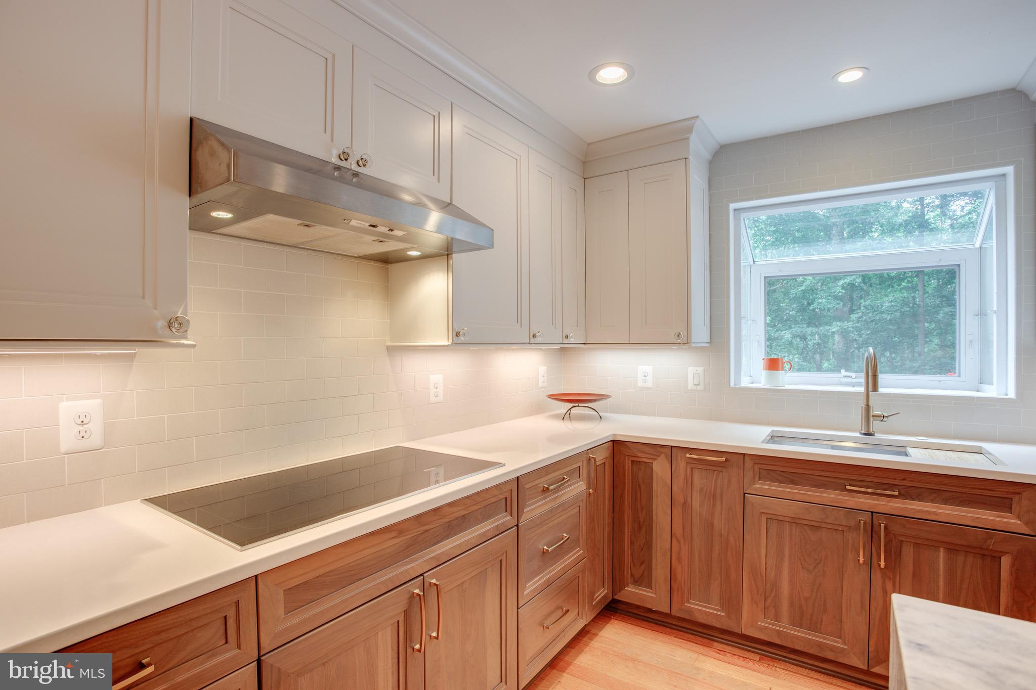 1960 Barton Hill Road Reston, VA 20191 - Photo 32 of 92 Miele Cooktop, Omega Cabinets
