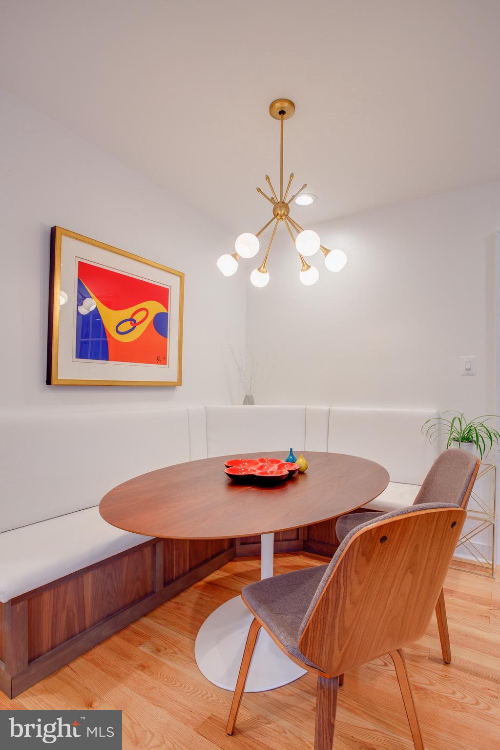 1960 Barton Hill Road Reston, VA 20191 - Photo 34 of 92 Built-In Nook GEORGE KOVACS Lighting