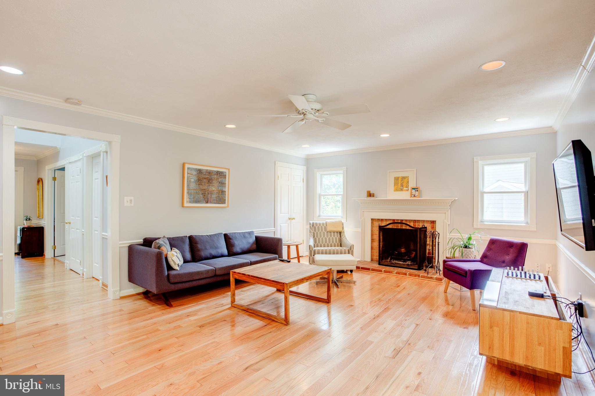 1960 Barton Hill Road Reston, VA 20191 - Photo 44 of 92 Living Room Facing 42 Ft Deck, Hardwood Floors