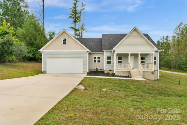 $615,000 | 142 Crystal Heights Drive, Hendersonville, NC 28739