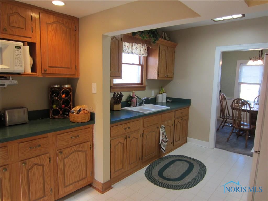 4905 Douglas Road Toledo, OH 43613 - Photo 9 of 29 Gallery Image 9