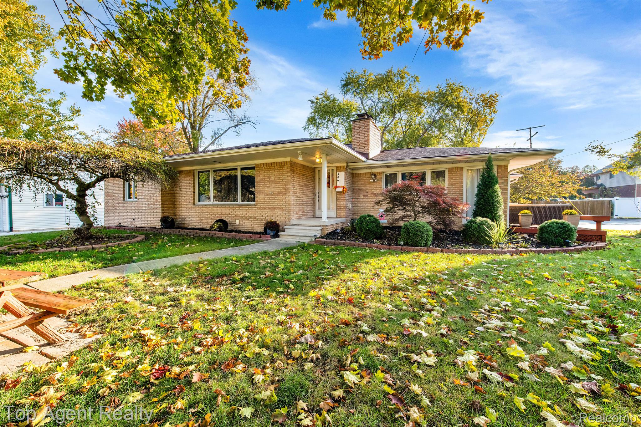 3261 Bathurst Avenue Rochester, MI 48309 - Photo 3 of 35 Gallery Image 3