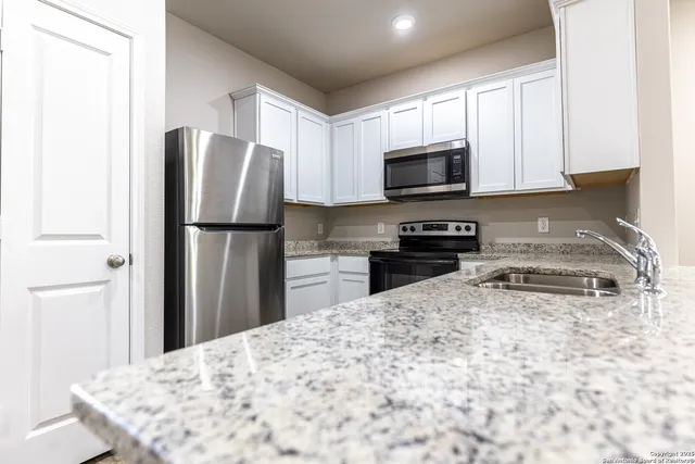 $1,300 | 6734 Summer Fest Drive, Unit 111, San Antonio, TX 78244