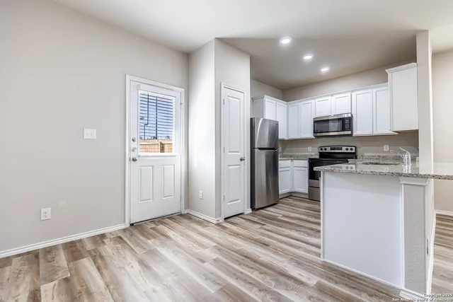 $1,300 | 6734 Summer Fest Drive, Unit 111, San Antonio, TX 78244