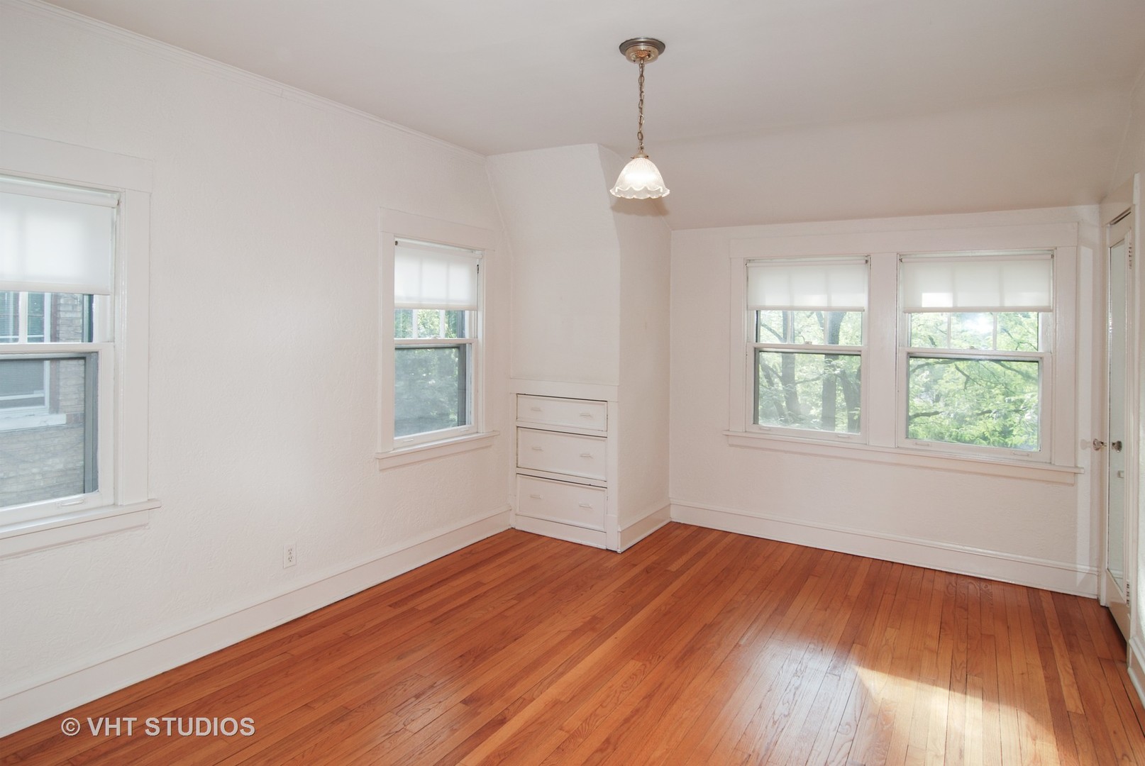 258 Lionel Road Riverside, IL 60546 - Photo 13 of 20 a view of empty room with wooden floor and fan