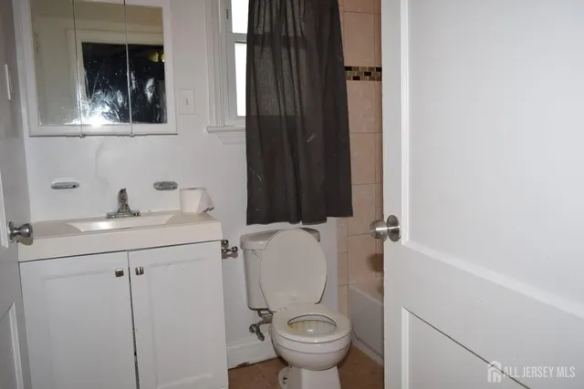 $2,600 | 4027 Woodbridge Avenue, Unit 1, Edison, NJ 08837