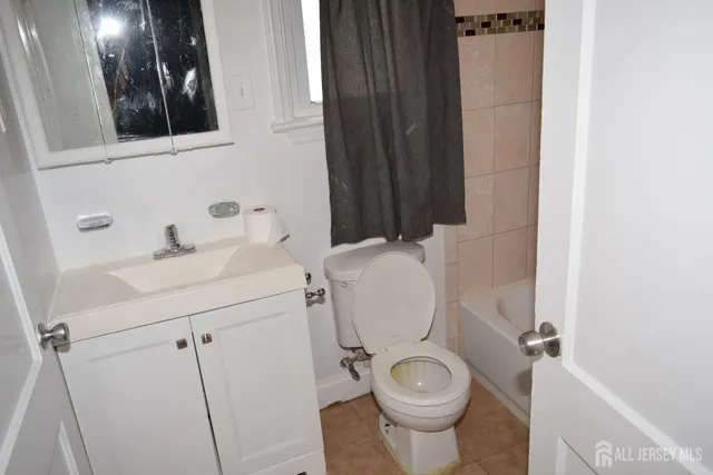 $2,600 | 4027 Woodbridge Avenue, Unit 1, Edison, NJ 08837