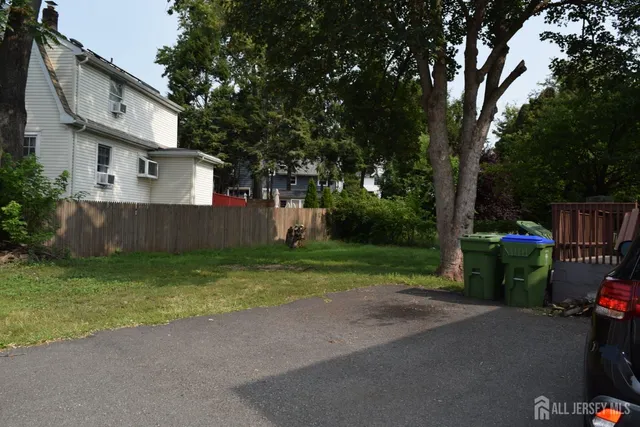 $2,600 | 4027 Woodbridge Avenue, Unit 1, Edison, NJ 08837