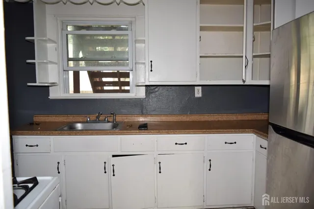 $2,600 | 4027 Woodbridge Avenue, Unit 1, Edison, NJ 08837