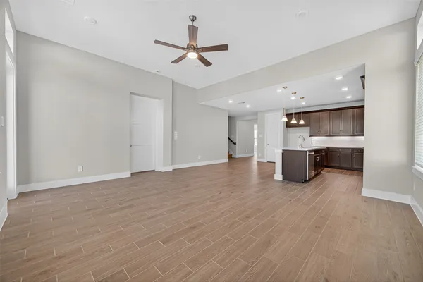$2,800 | 24110 Blooming Daisy Circle, Katy, TX 77493