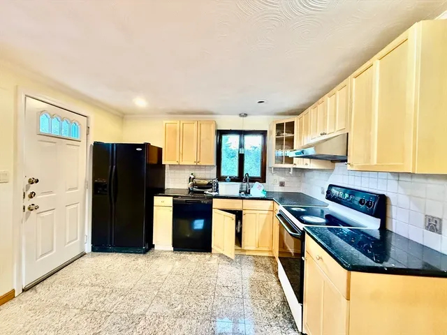 $3,750 | 19 Keans Road, Burlington, MA 01803