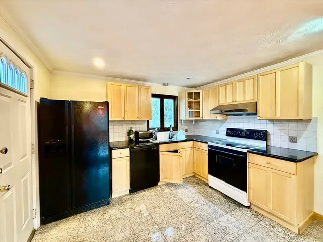 $3,750 | 19 Keans Road, Burlington, MA 01803