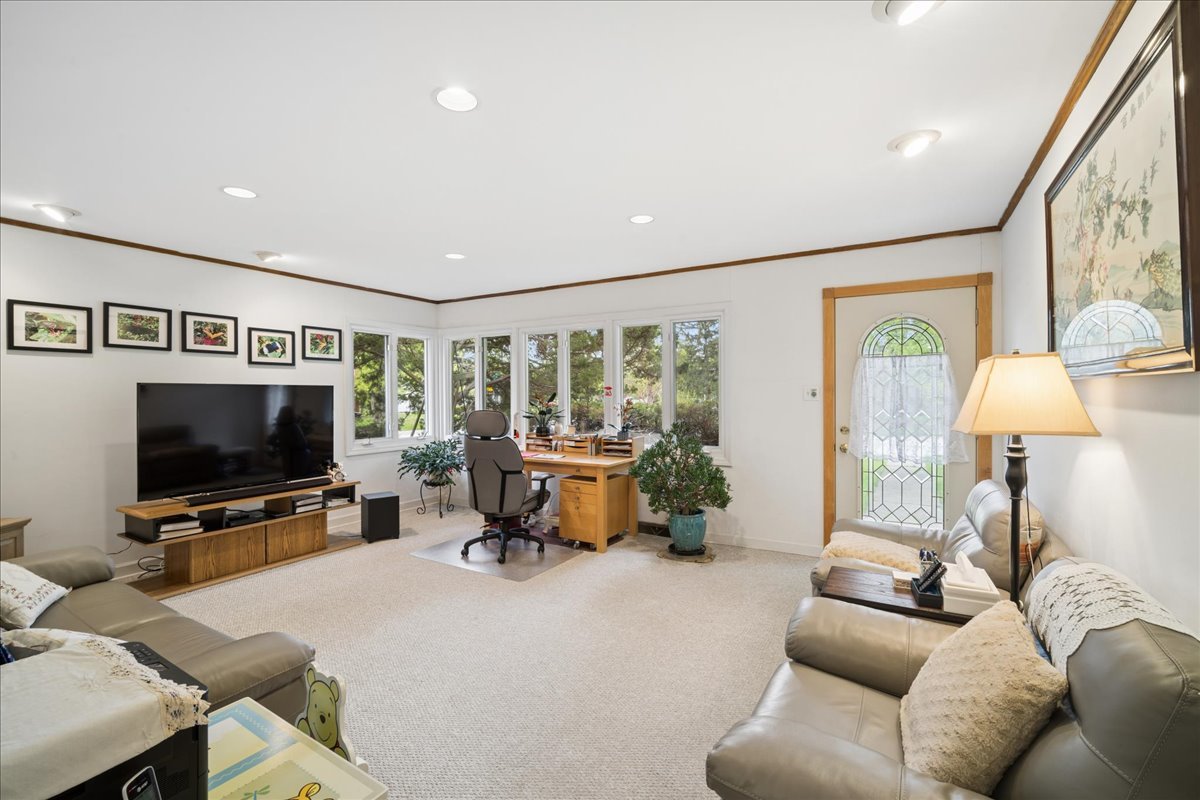 1112 Whitfield Road Northbrook, IL 60062 - Photo 9 of 23 Gallery Image 9