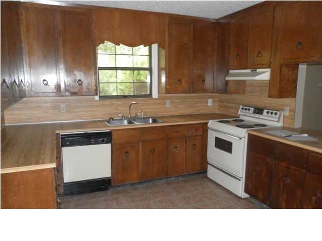 1342 Corbin Gainey Road DeFuniak Springs, FL 32435 - Photo 2 of 15 Gallery Image 2