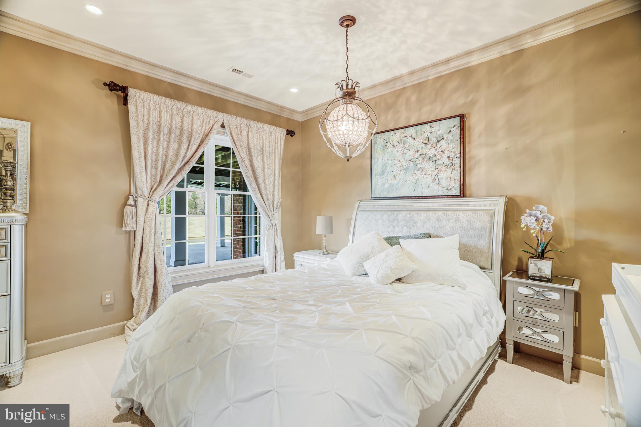 22609 Hillside Circle Leesburg, VA 20175 - Photo 102 of 110 Lower level office/extra bedroom