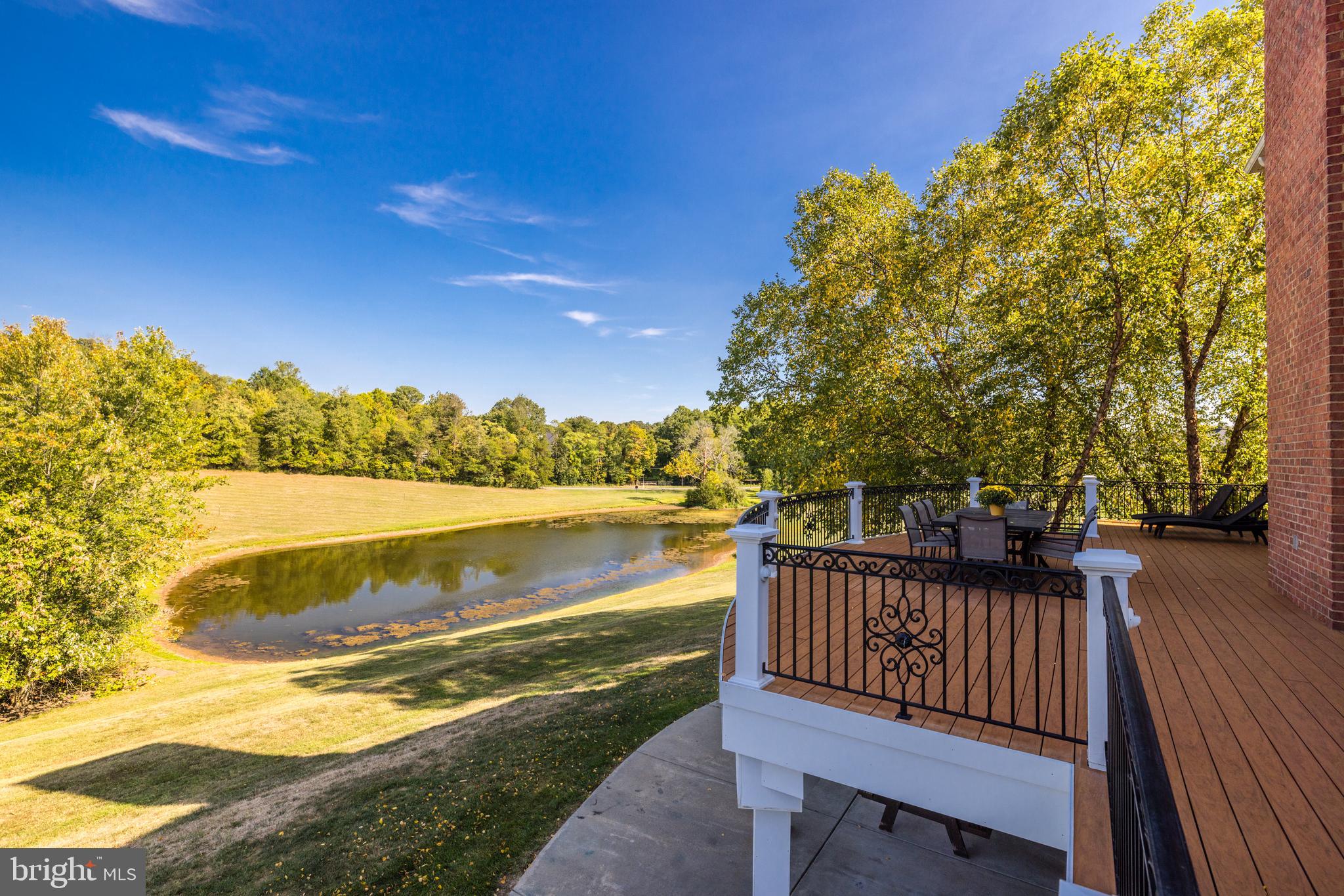 22609 Hillside Circle Leesburg, VA 20175 - Photo 12 of 110