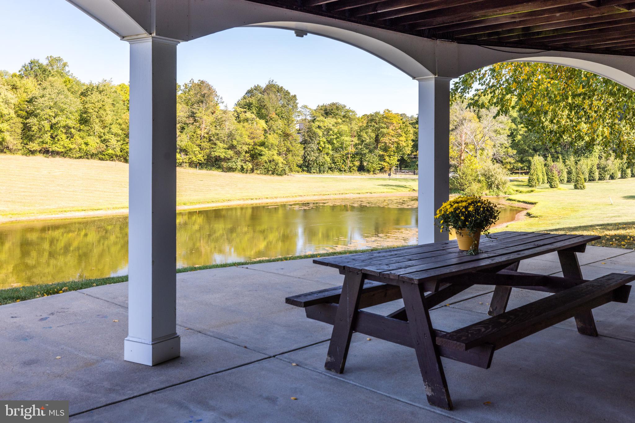 22609 Hillside Circle Leesburg, VA 20175 - Photo 16 of 110