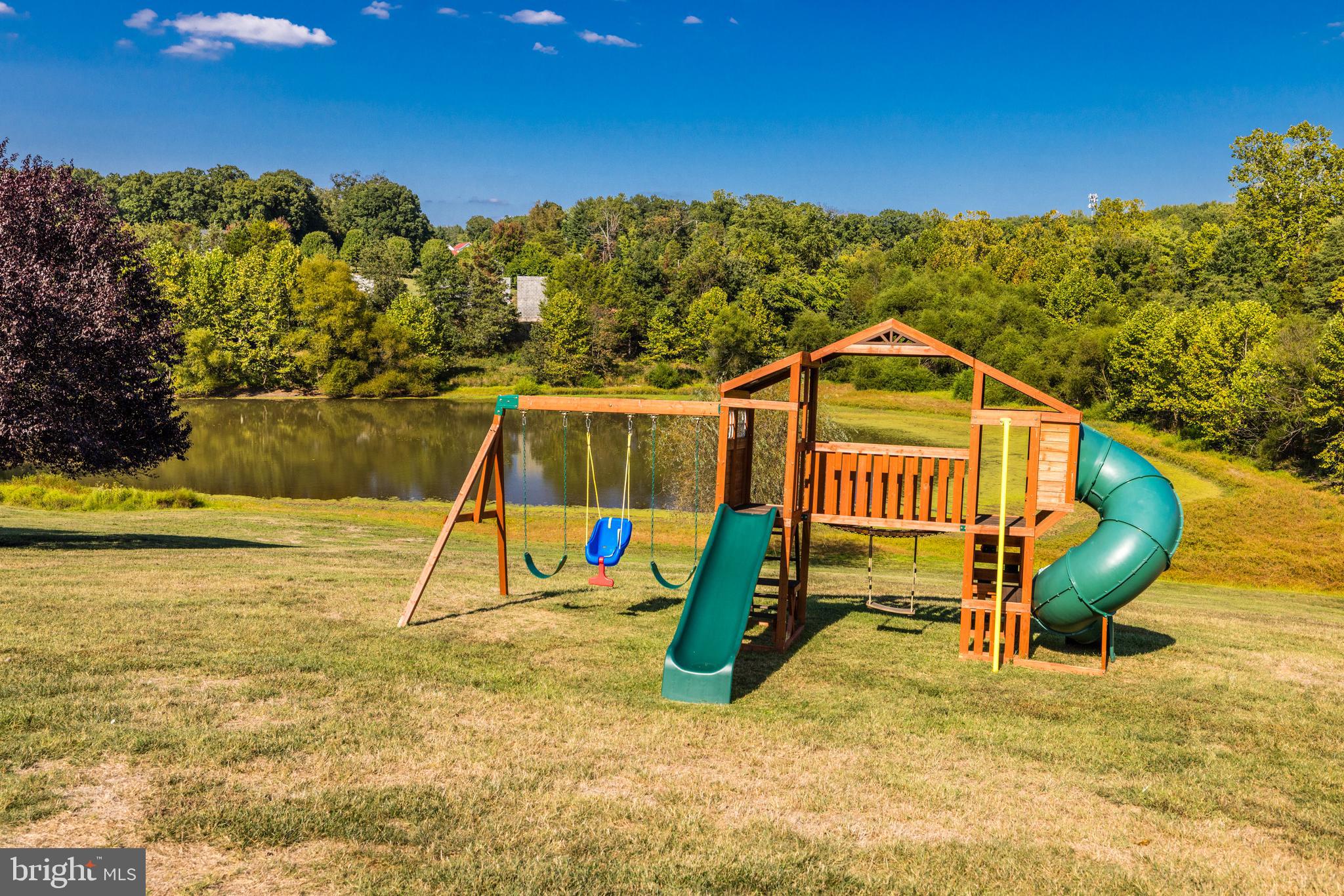 22609 Hillside Circle Leesburg, VA 20175 - Photo 19 of 110