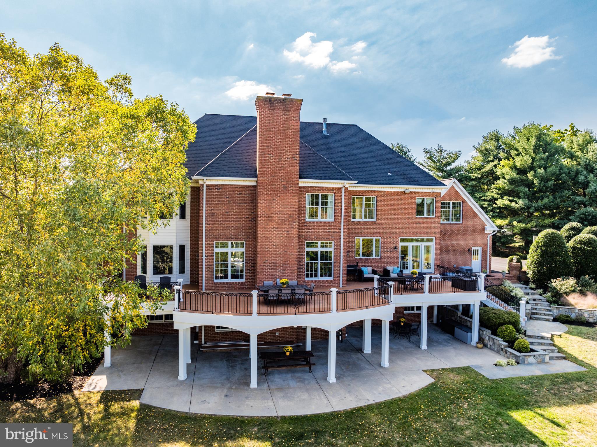 22609 Hillside Circle Leesburg, VA 20175 - Photo 20 of 110