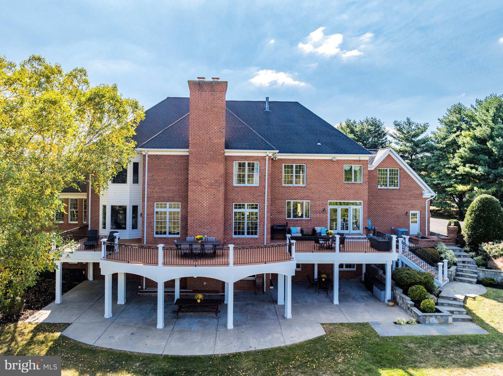 22609 Hillside Circle Leesburg, VA 20175 - Photo 21 of 110