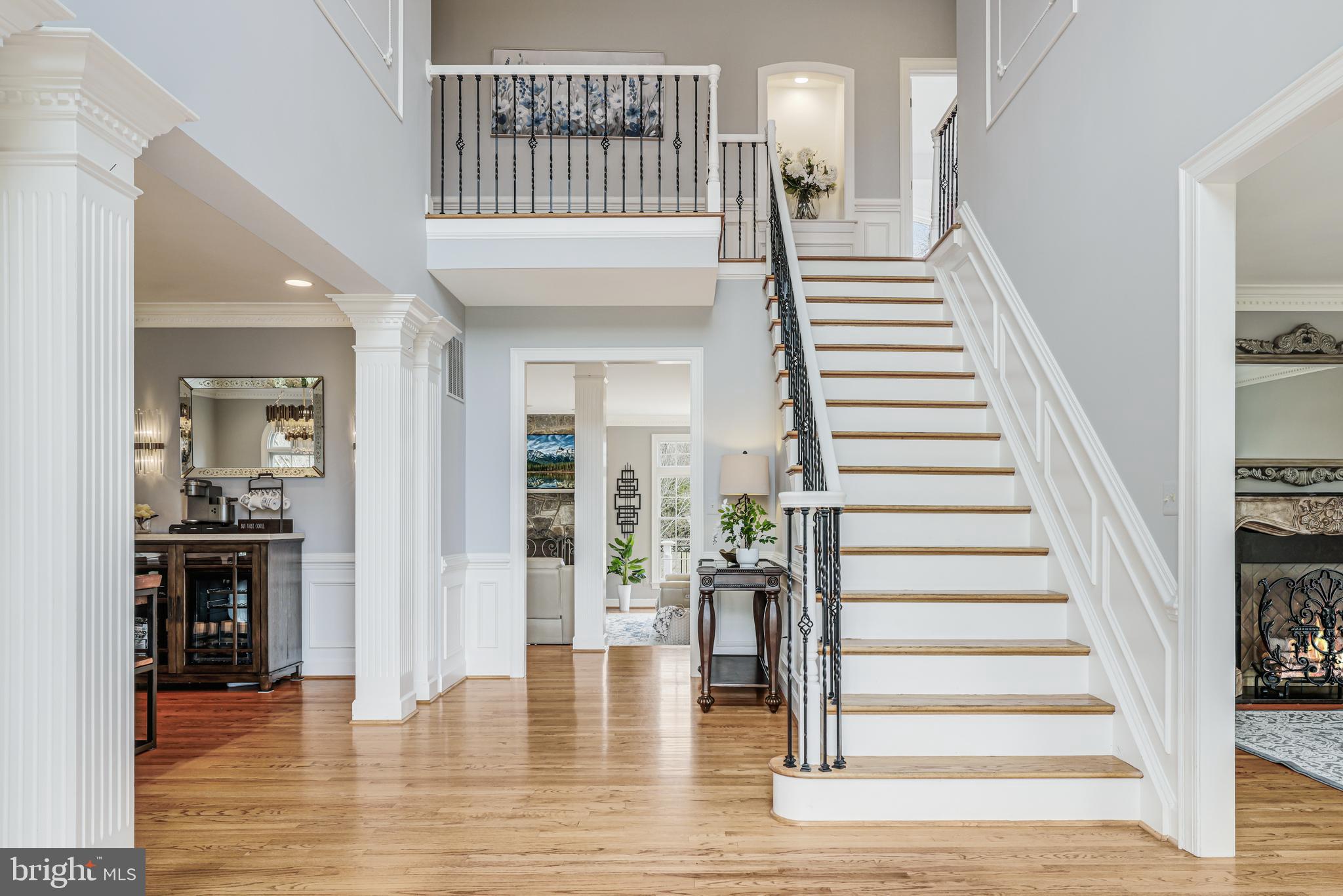 22609 Hillside Circle Leesburg, VA 20175 - Photo 27 of 110 Front entrance