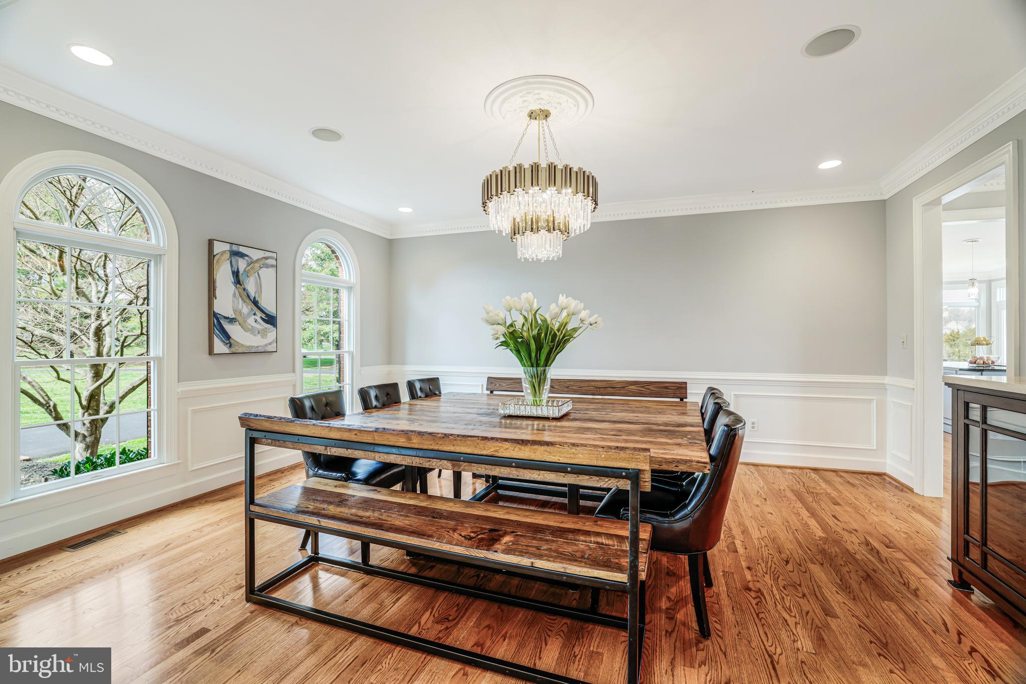 22609 Hillside Circle Leesburg, VA 20175 - Photo 34 of 110 Dining room