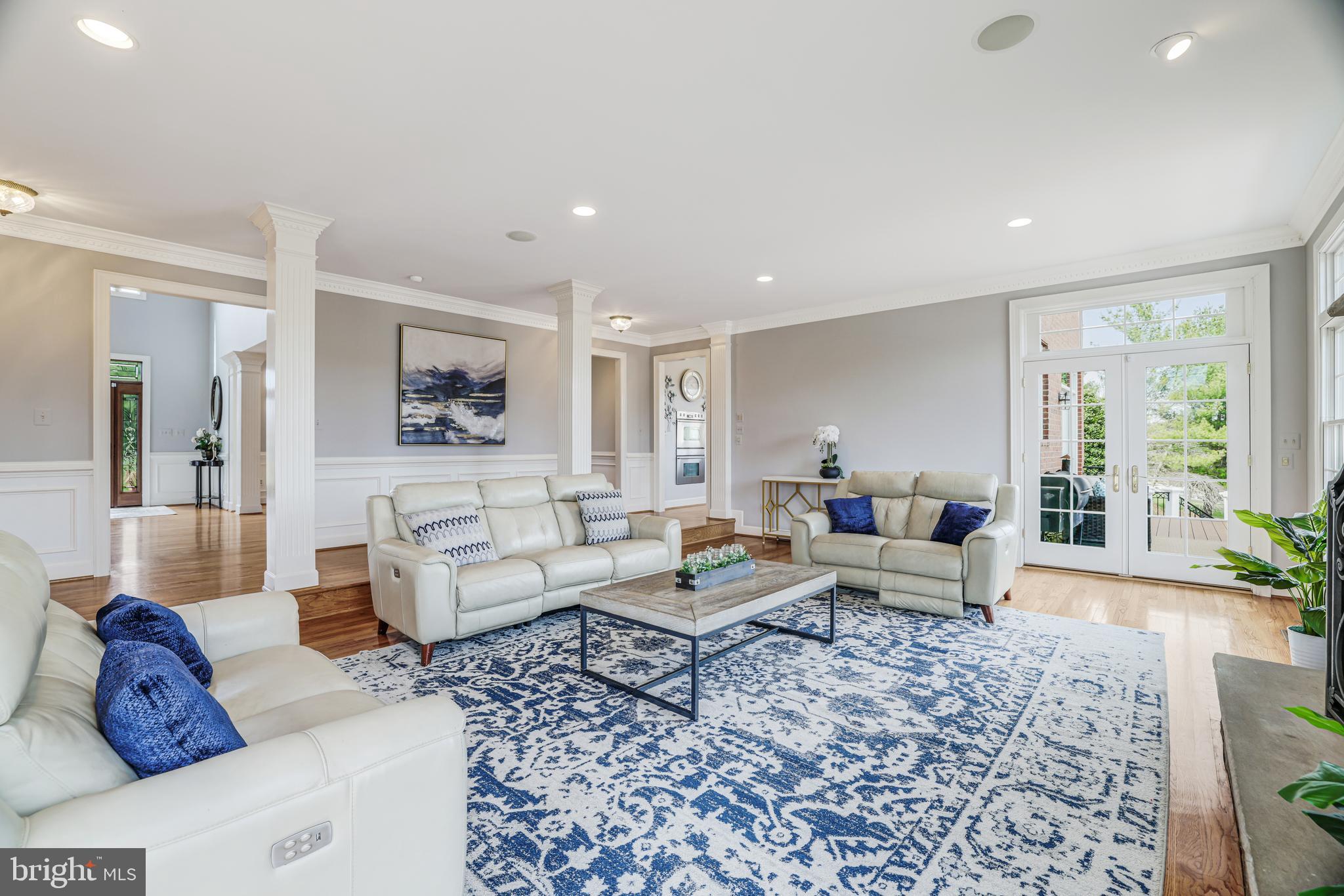 22609 Hillside Circle Leesburg, VA 20175 - Photo 49 of 110 Family room