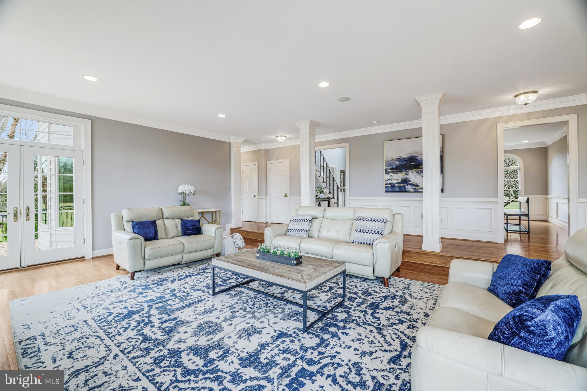 22609 Hillside Circle Leesburg, VA 20175 - Photo 50 of 110 a living room with furniture and wooden floor