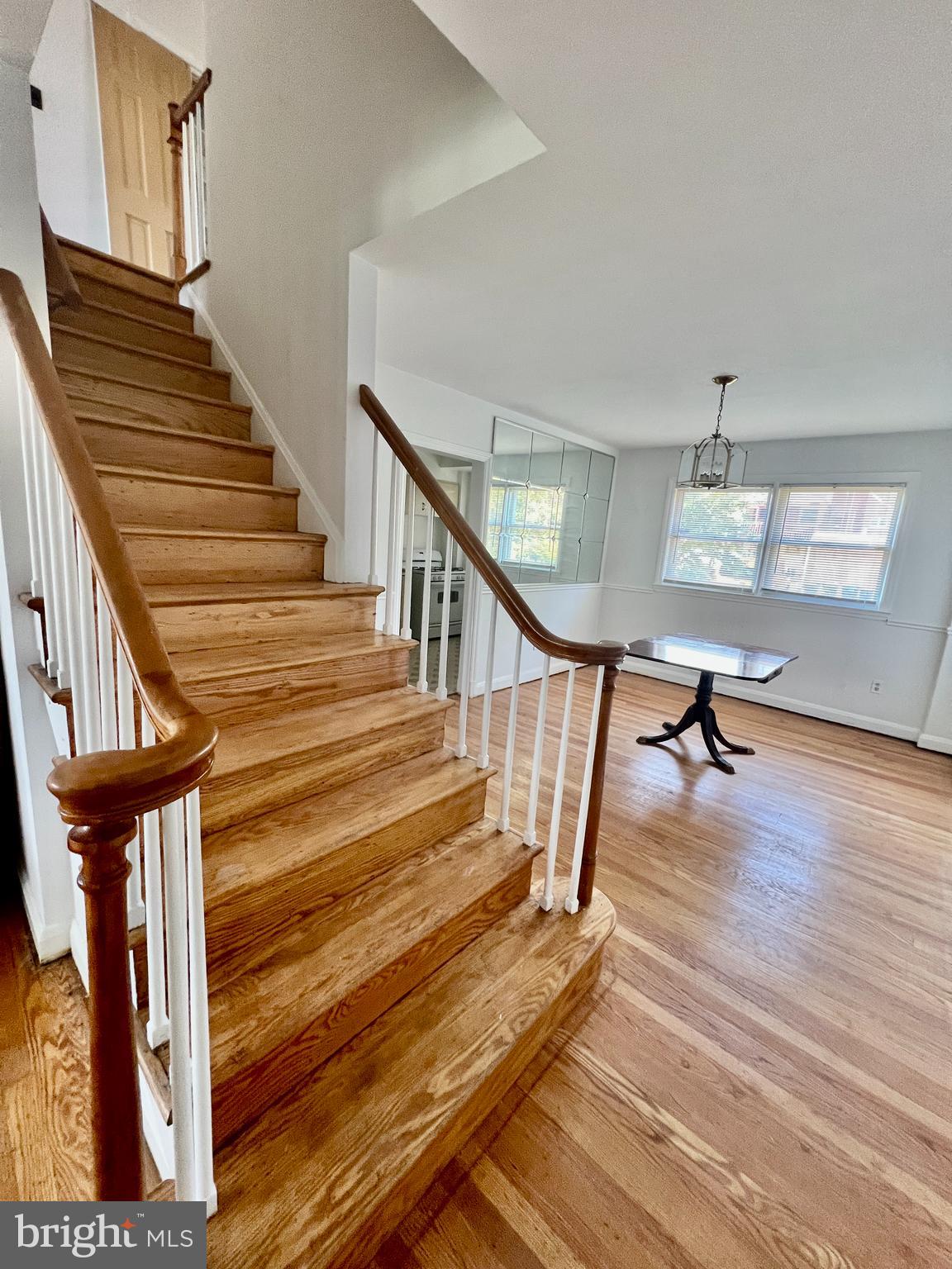 1638 Winford Road Baltimore, MD 21239 - Photo 11 of 20 stairs