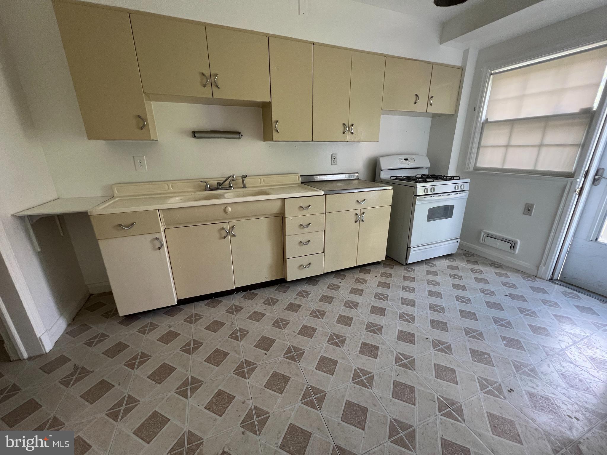 1638 Winford Road Baltimore, MD 21239 - Photo 4 of 20 kitchen ready for your vision