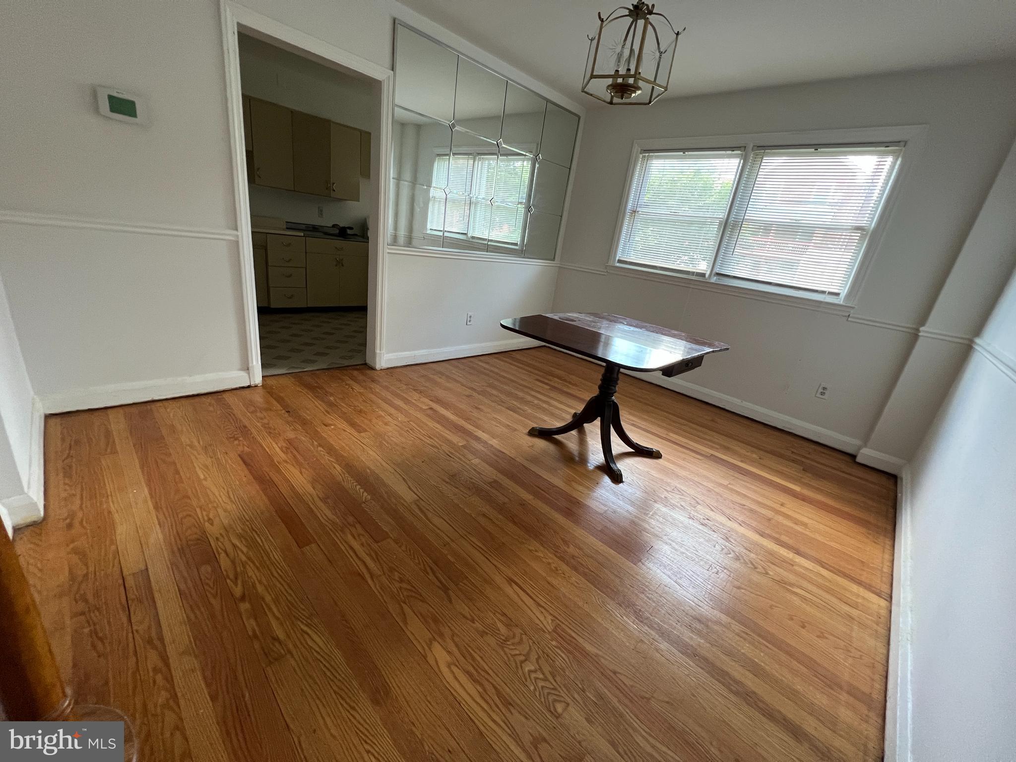 1638 Winford Road Baltimore, MD 21239 - Photo 6 of 20 dining