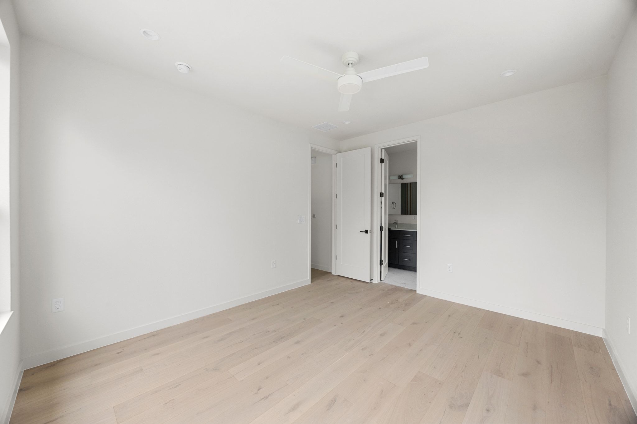 1709 Maple Avenue, Unit 2A Austin, TX 78702 - Photo 20 of 29