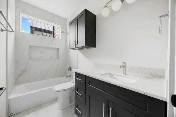 $595,000 | 1709 Maple Avenue, Unit 2A, Austin, TX 78702