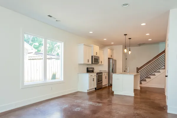 $3,000 | 2123 B Burns Street, Nashville, TN 37216