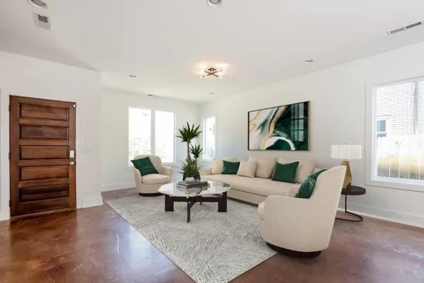 $3,000 | 2123 B Burns Street, Nashville, TN 37216