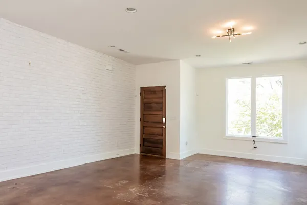 $3,000 | 2123 B Burns Street, Nashville, TN 37216
