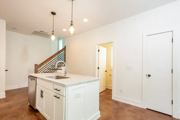 $3,000 | 2123 B Burns Street, Nashville, TN 37216