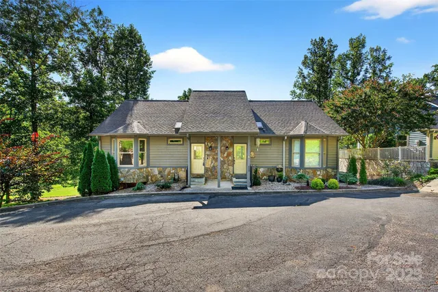 $270,000 | 307 # 7 Blue Ridge Drive South, Marion, NC 28752